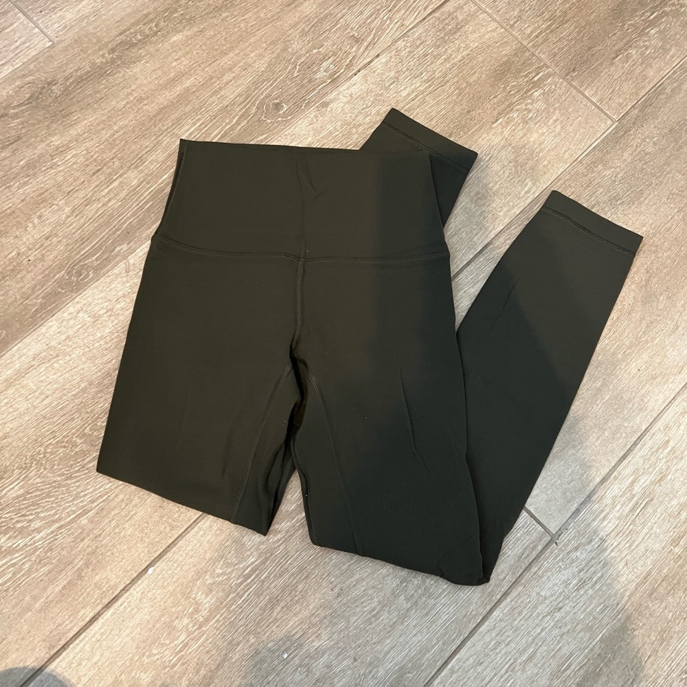 Lululemon align High-Rise Pant
25” Size 2